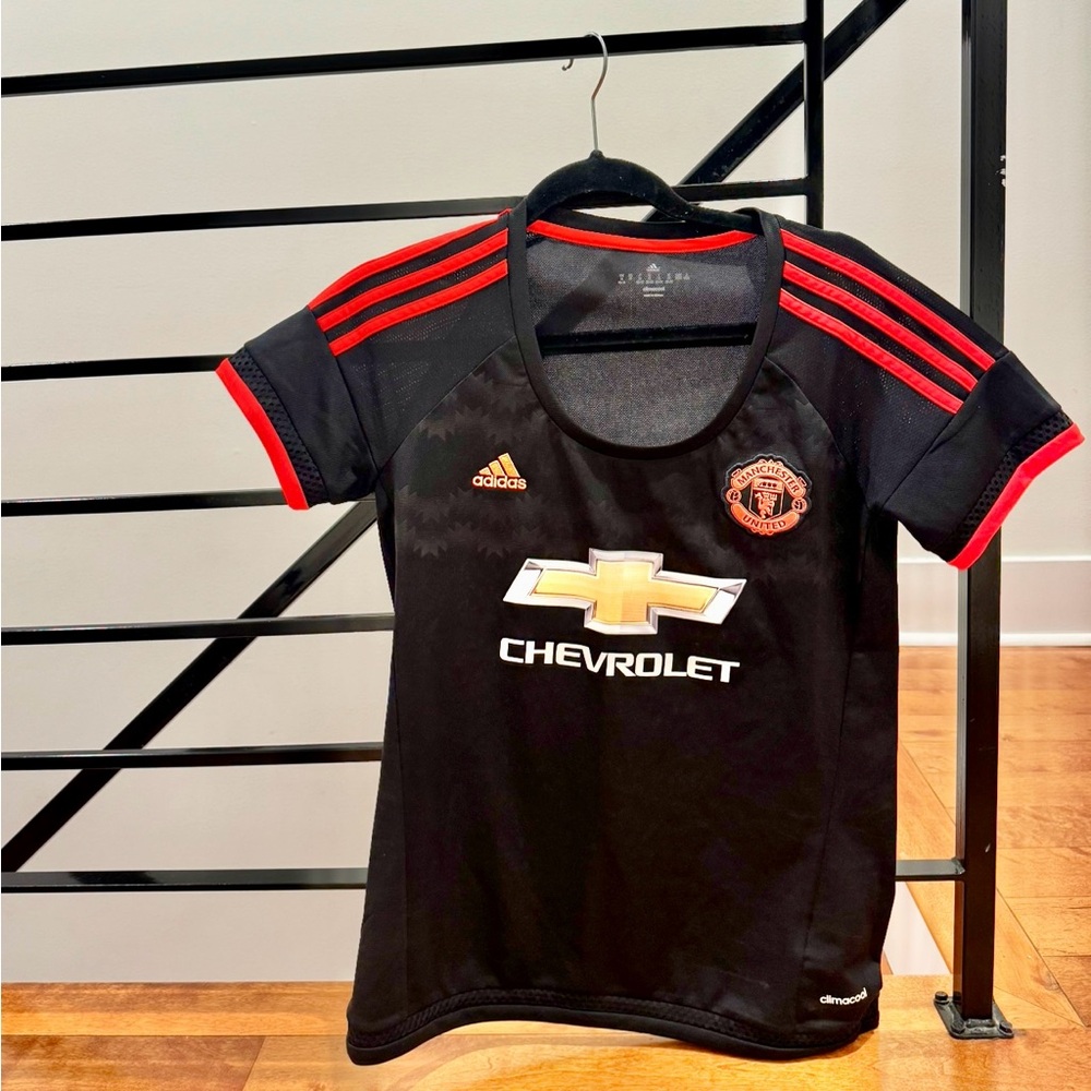 Adidas Manchester United Jersey, US women’s M